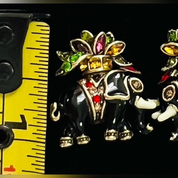 Heidi Daus CLIP 🆕”Happy Flowerphant” Elephant Crystal & Enamel Floral earrings - Picture 7 of 7